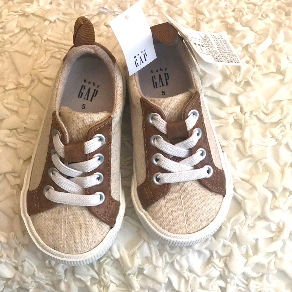 Gap shoes 👟